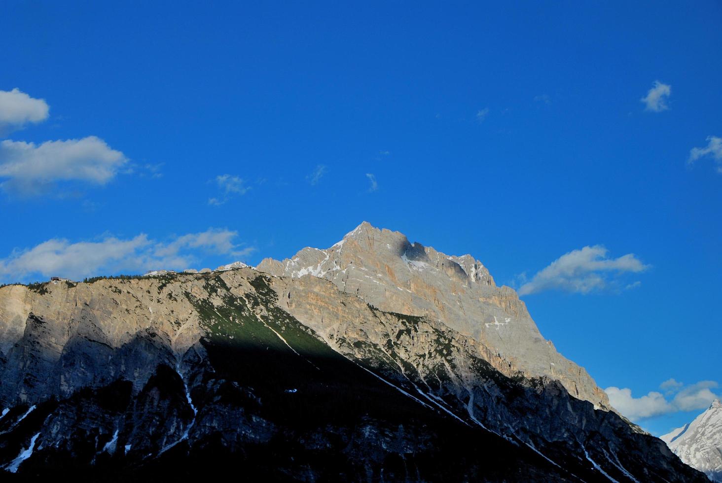 montagne con ombra foto