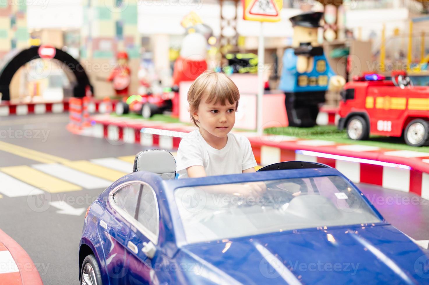 auto elettrica giocattolo bambino bambino foto