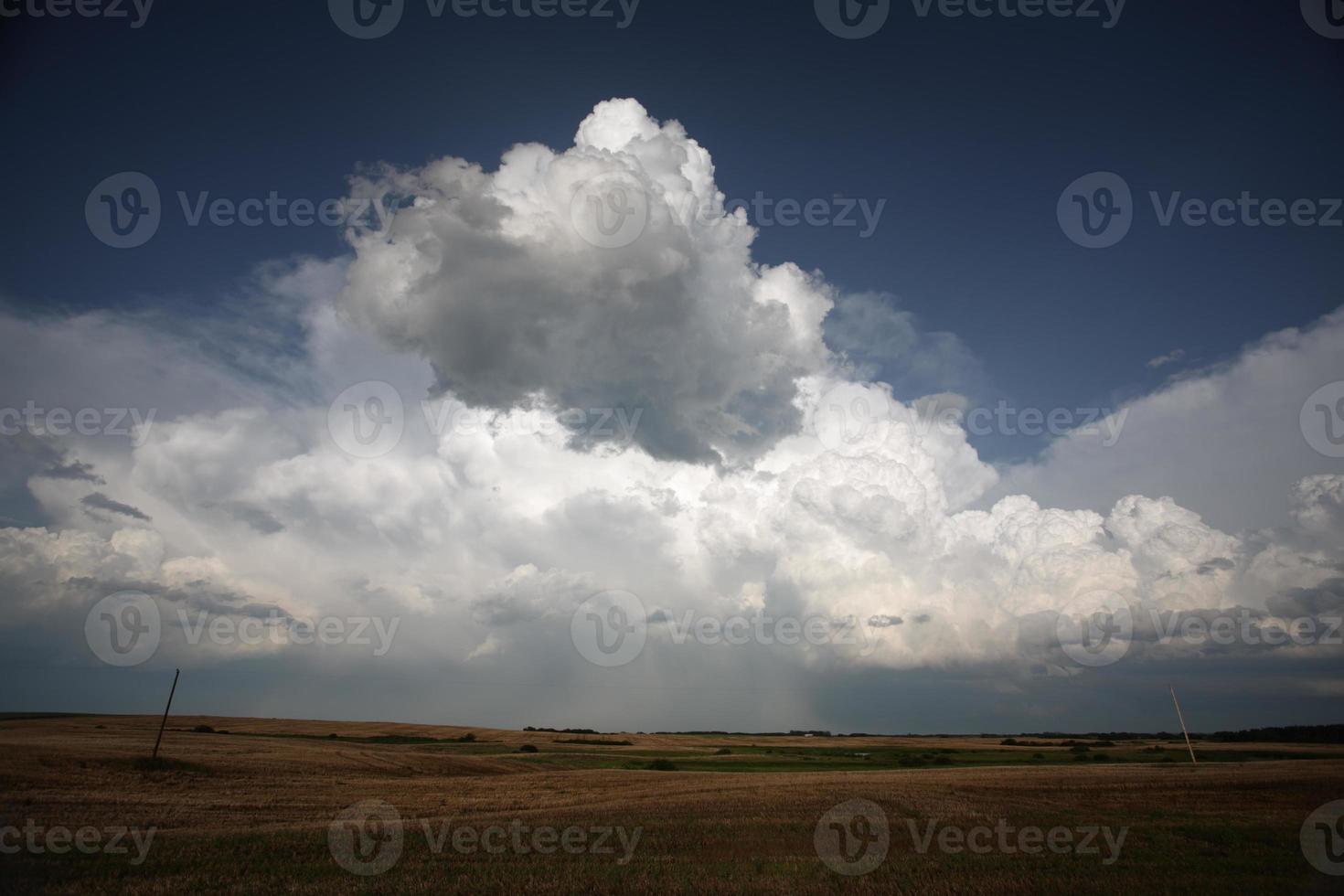 nuvole temporalesche sul saskatchewan foto