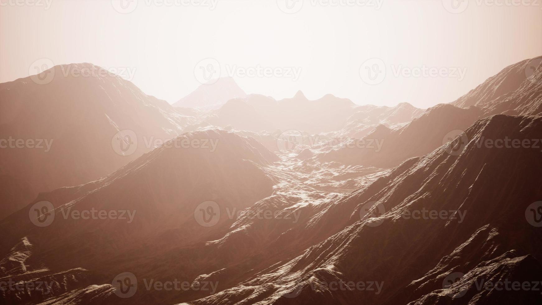 nebbia mattutina nel deserto del sinai foto