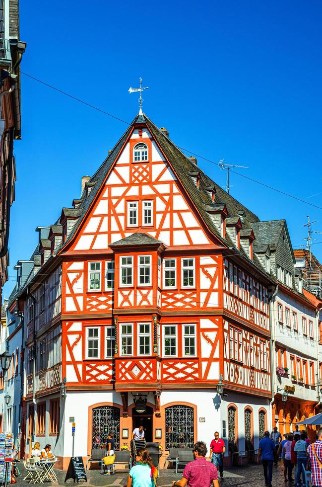 Mainz, Germania - 12 agosto 2017 tradizionali case tedesche con la tipica facciata in legno in stile fachwerk a Mainz foto