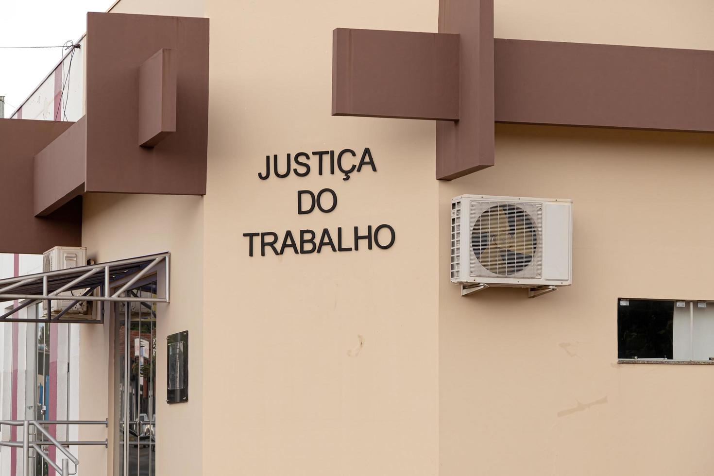 costruzione del tribunale del lavoro foto