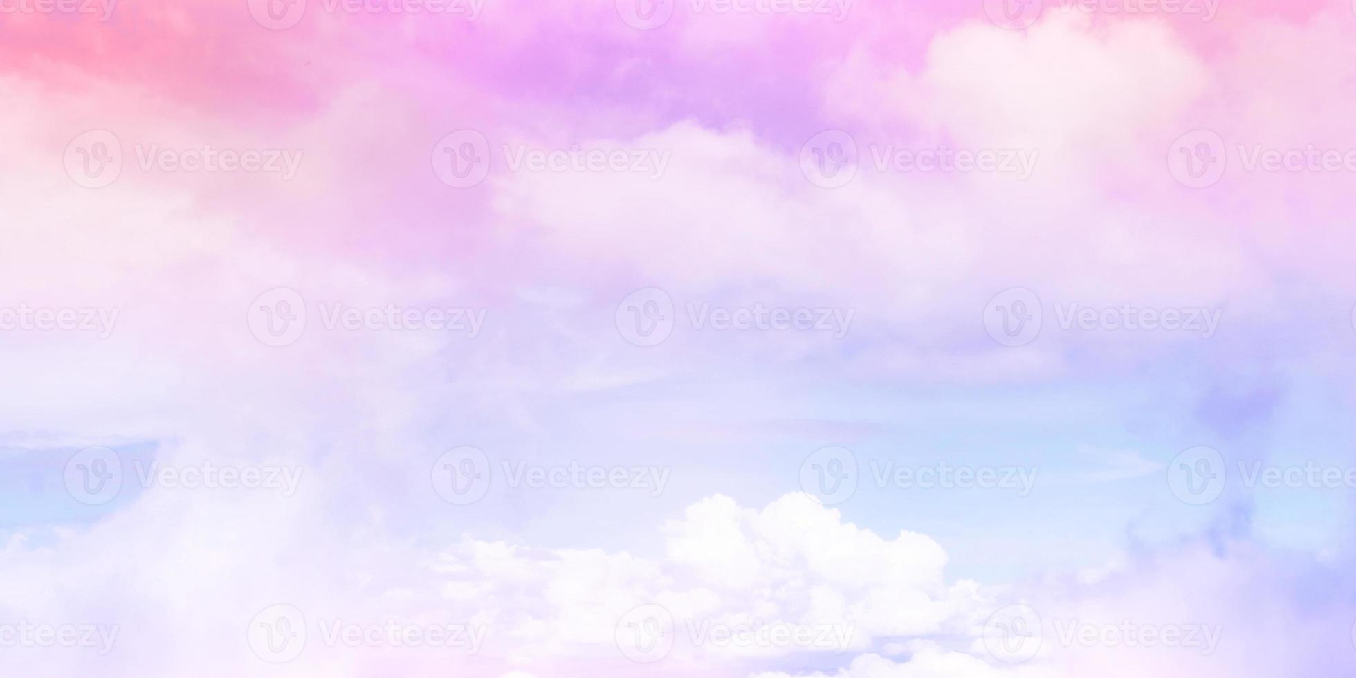 astratto sfocato bella nuvola morbida sfondo. gradiente multicolore di turbinio pastello. concetto per la progettazione o la presentazione della carta di nozze foto
