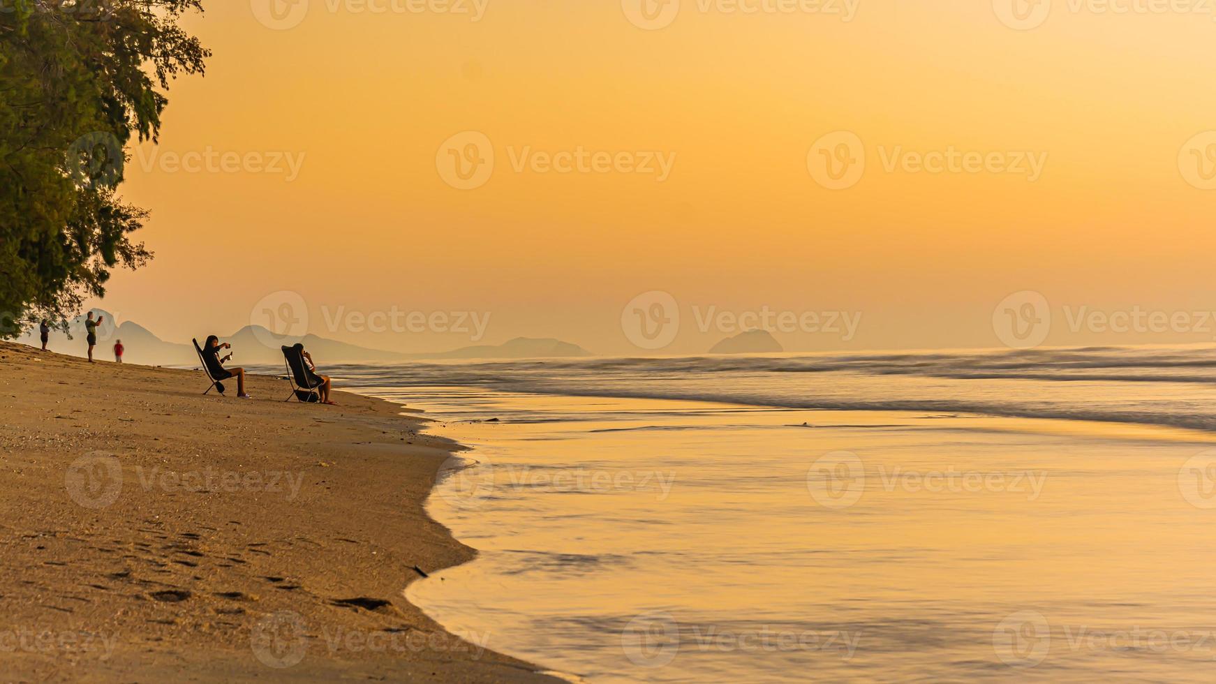 sfondo del tramonto del sole e del mare. composizione della natura. foto