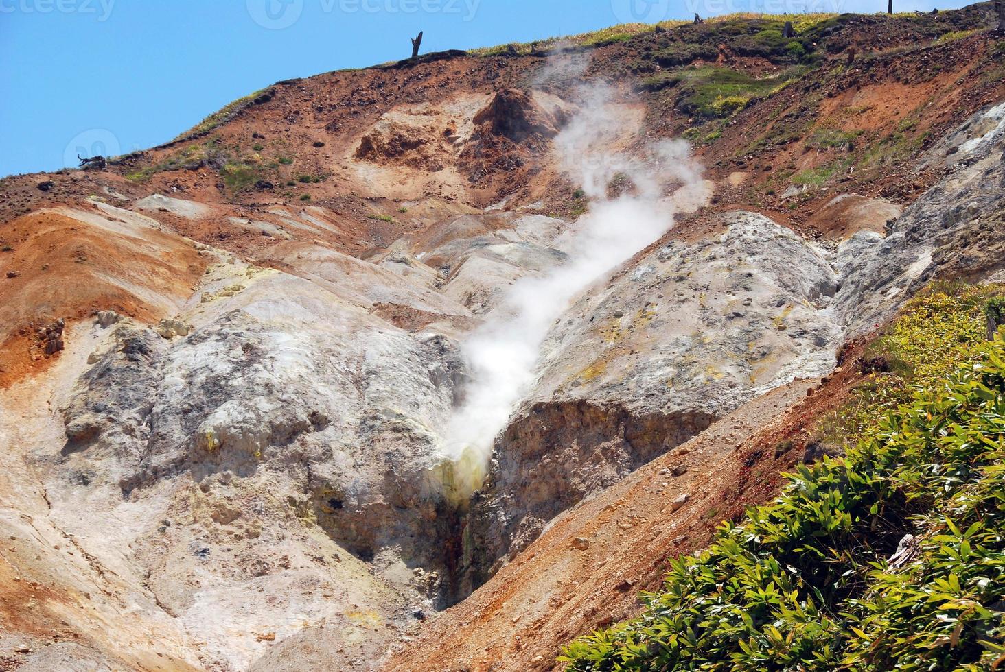 sorgente termale sulfurea in giappone foto