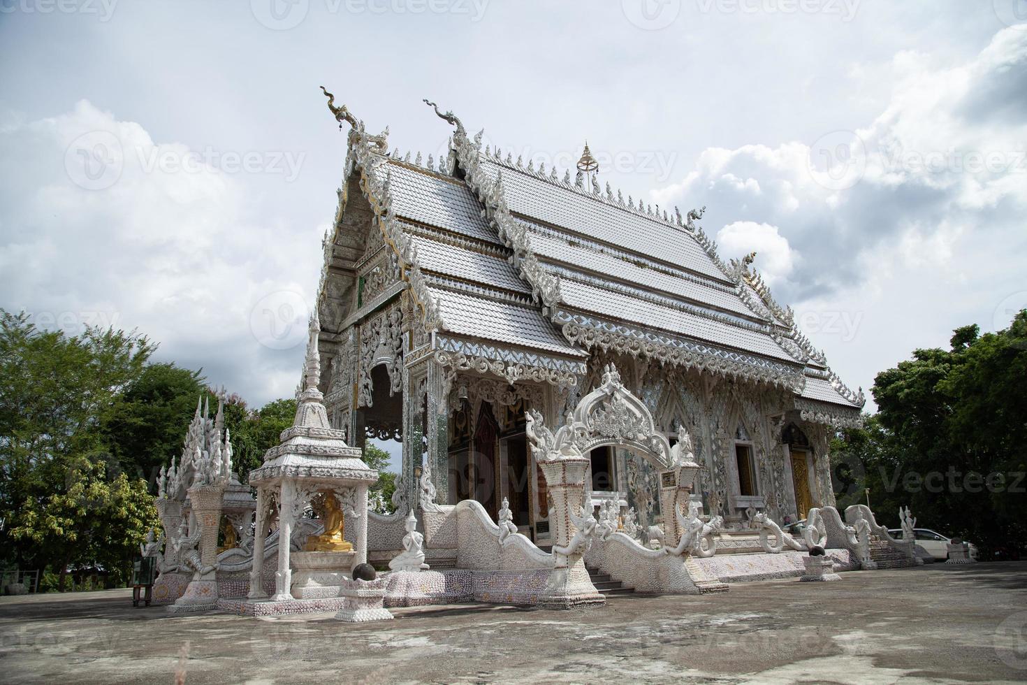 monastero nel distretto di ban kha, provincia di ratchaburi, thailandia foto