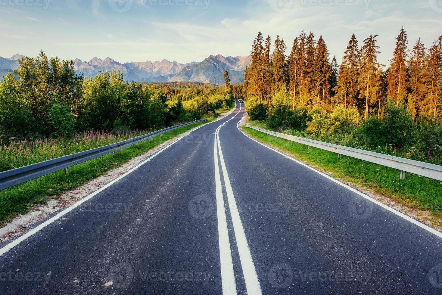 strada in montagna. foto