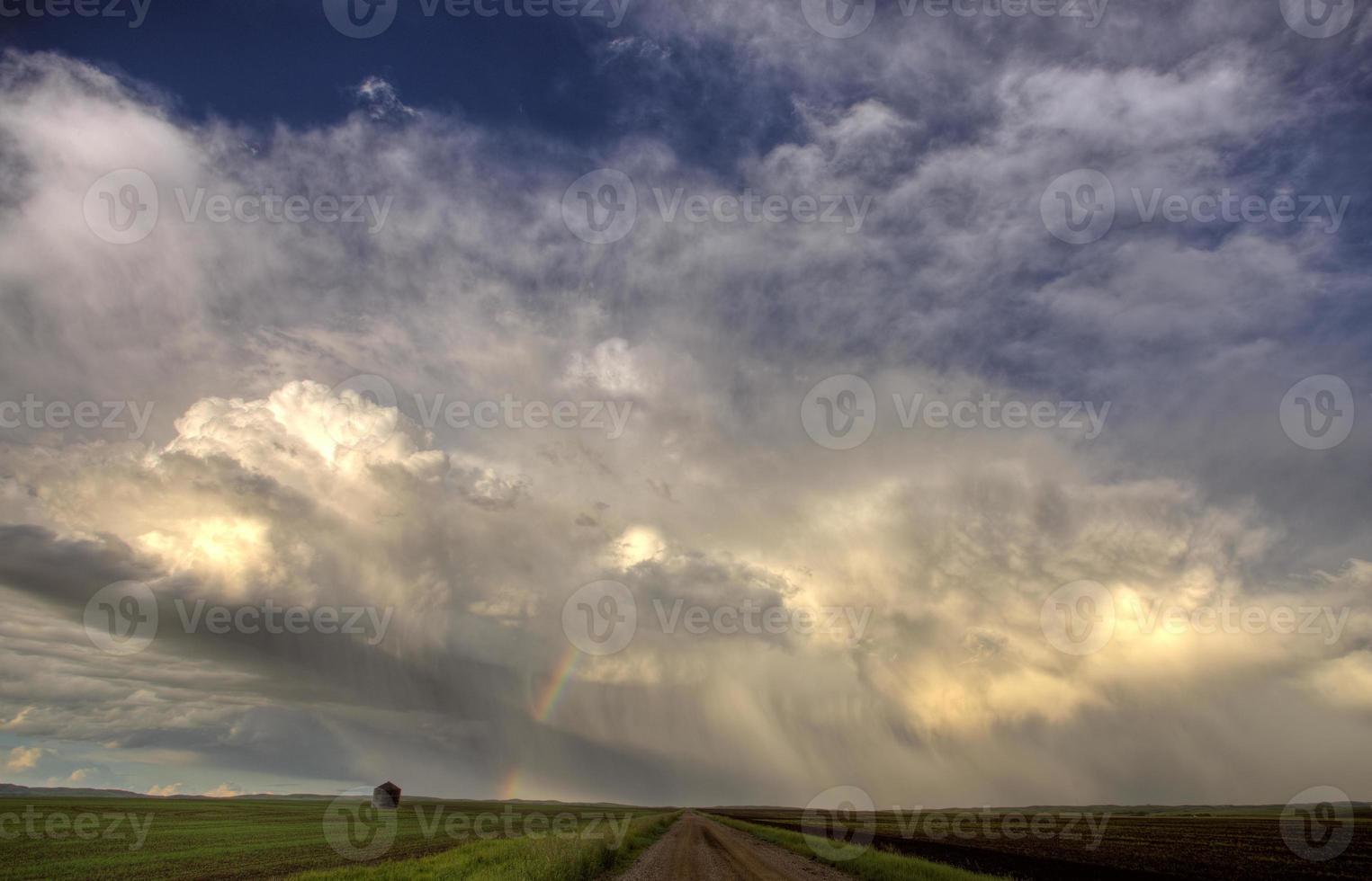 nuvole temporalesche prateria cielo saskatchewan foto