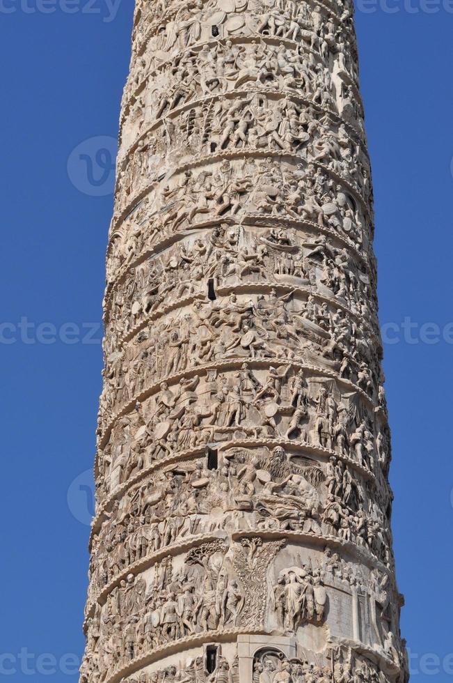 piazza colonna a roma foto