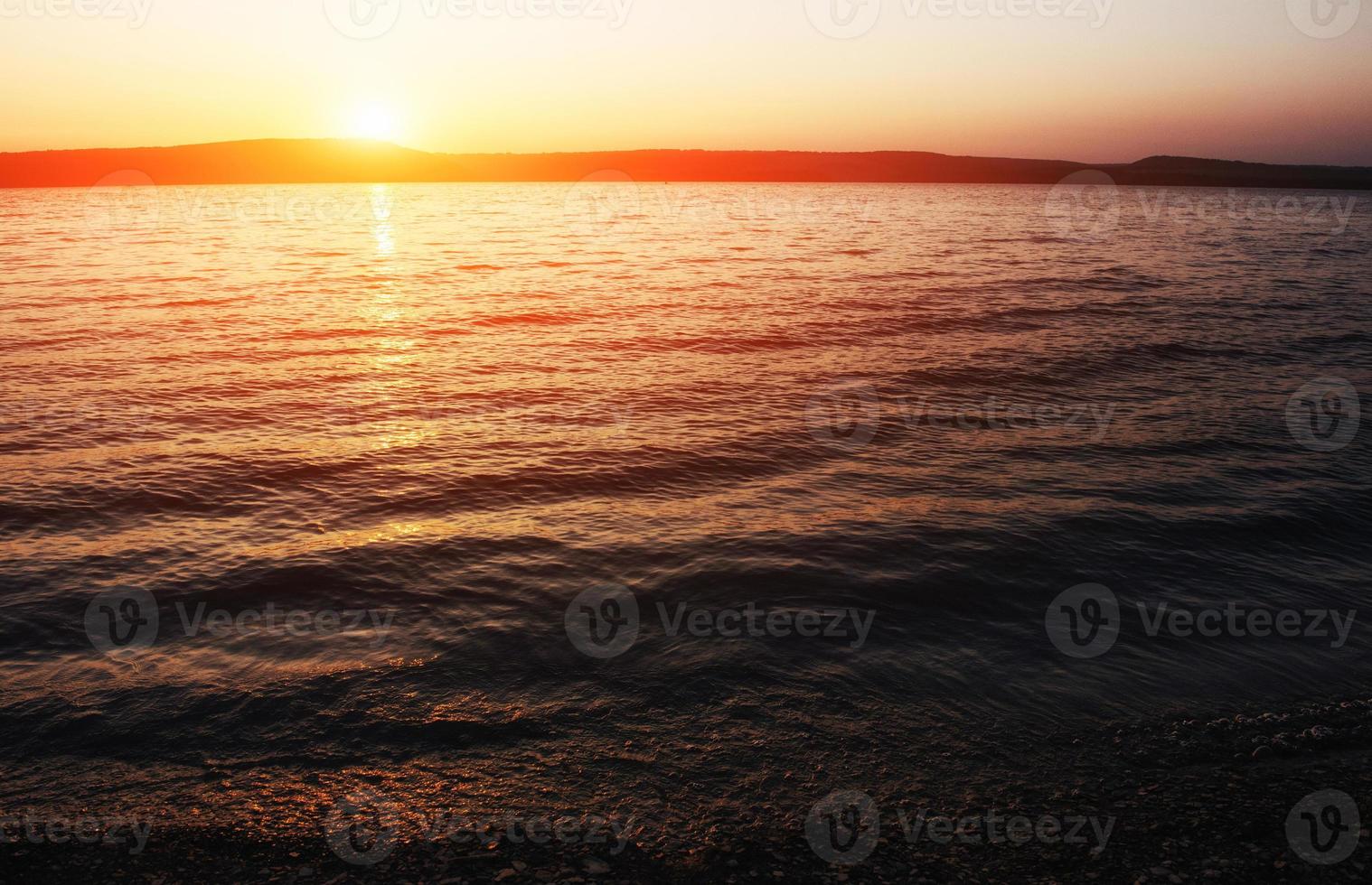 fantastica vista sul mare e tramonto. foto