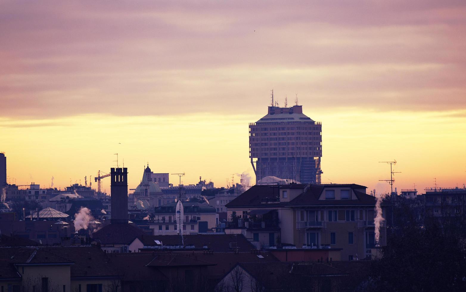 vista del tramonto sul paesaggio urbano foto