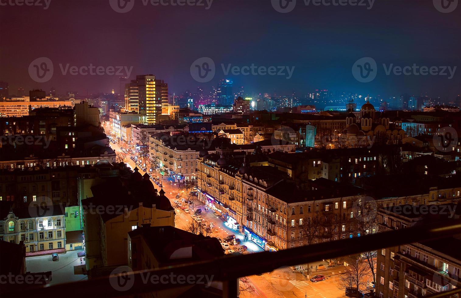 paesaggio urbano di kiev di notte foto