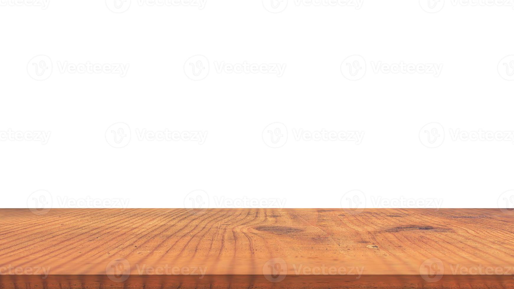 tavolo in legno per esposizione o montaggio di prodotti con sfondo bianco vuoto. foto