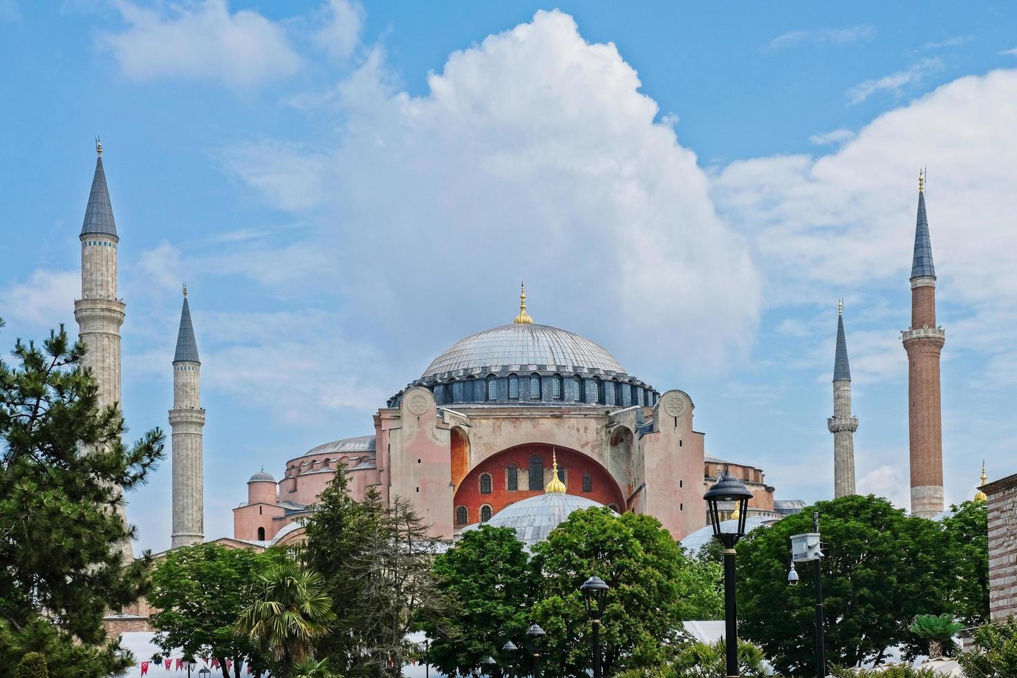 istanbul, Turchia - 26 maggio. Vista esterna del museo di hagia sophia a istanbul, in Turchia, il 26 maggio 2018 foto