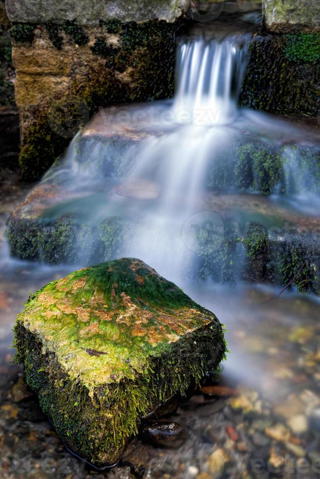 minuscola cascata nel sussex foto