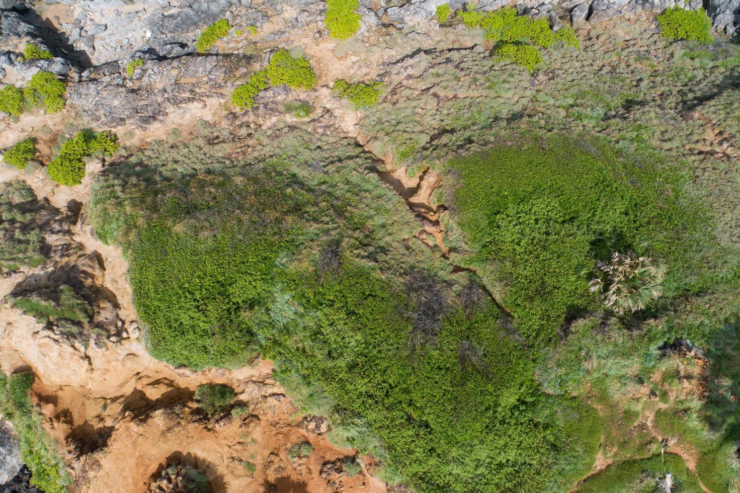 vista aerea foto di terra asciutta pietre rocce struttura paesaggio natura struttura. vista dall'alto verso il basso