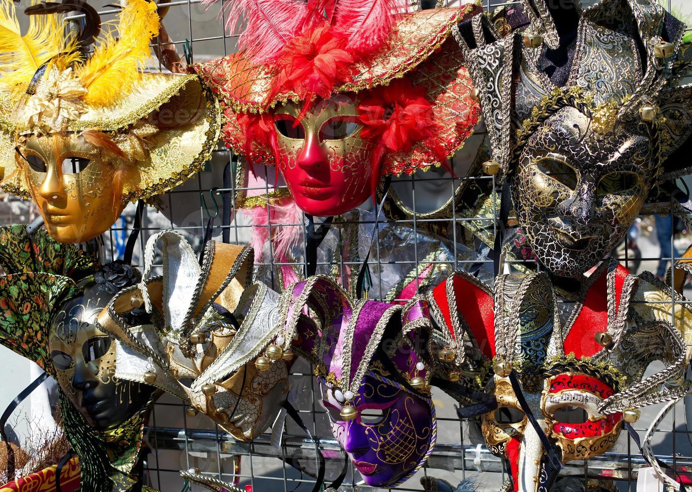 in mostra maschera colorata di carnevale veneziano. padova, italia. foto