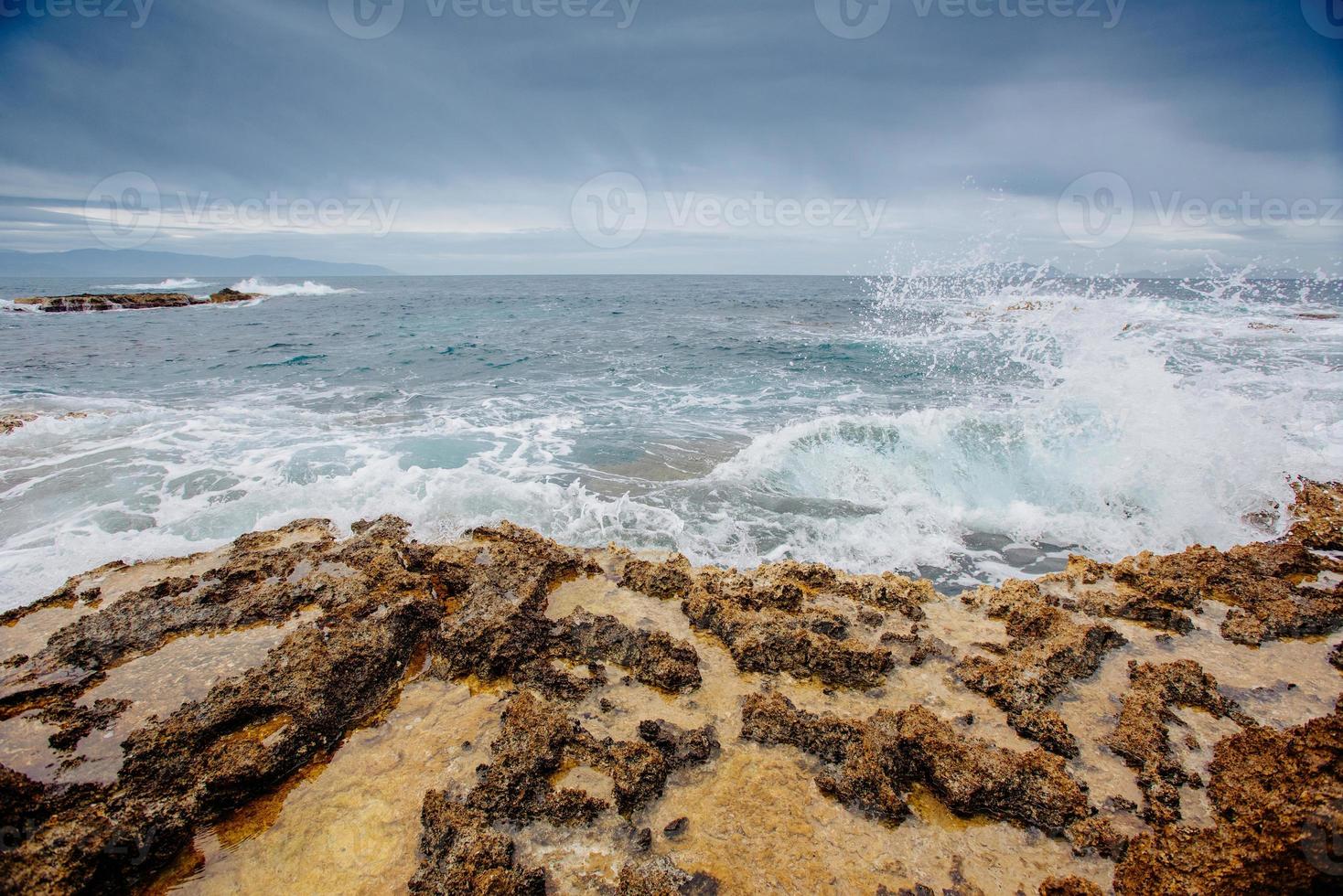 pietre sulla spiaggia foto