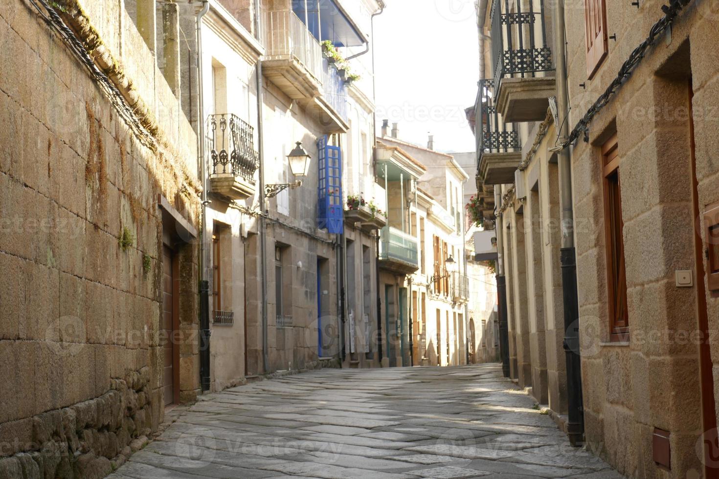 viste e dettagli delle strade e delle case di allariz foto