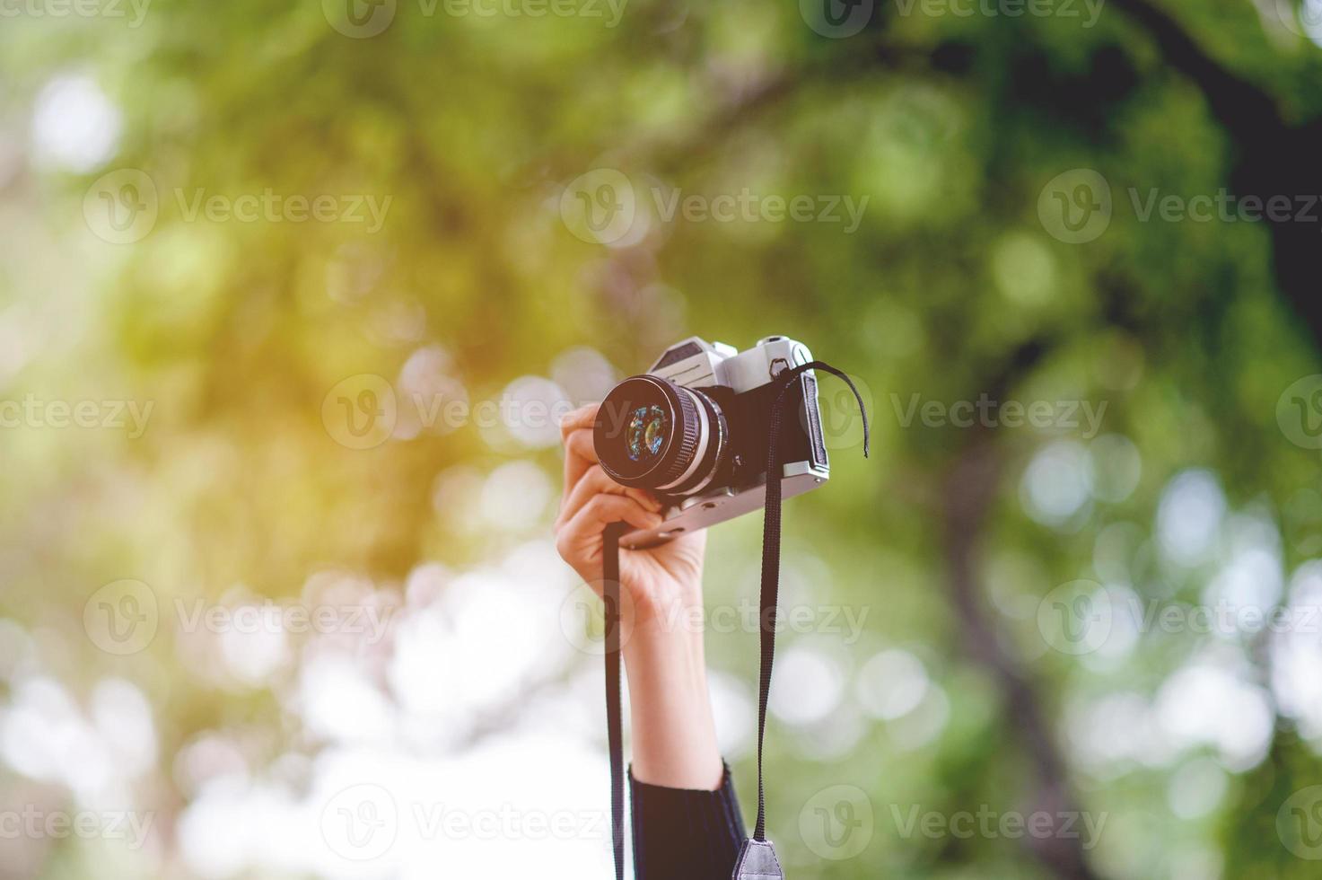 concetto di fotografia di scatti a mano e fotocamera con spazio di copia foto