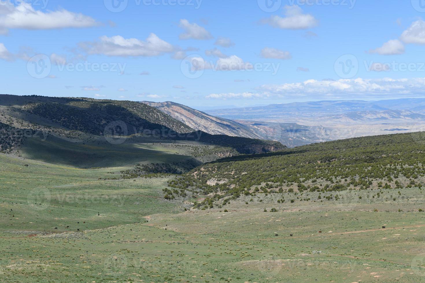 la bellezza paesaggistica del Colorado. splendidi paesaggi drammatici nel monumento nazionale dei dinosauri, in colorado foto