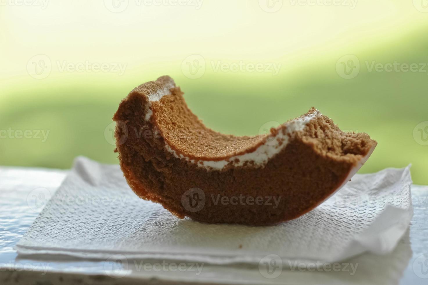 involtini a spirale di cioccolato a fettine marroni foto