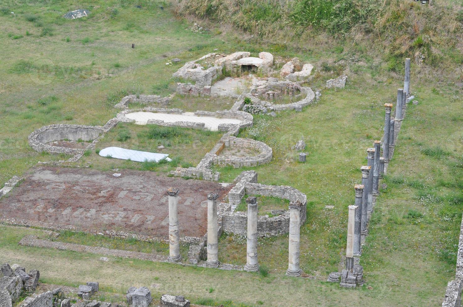 teatro romano a volterra foto