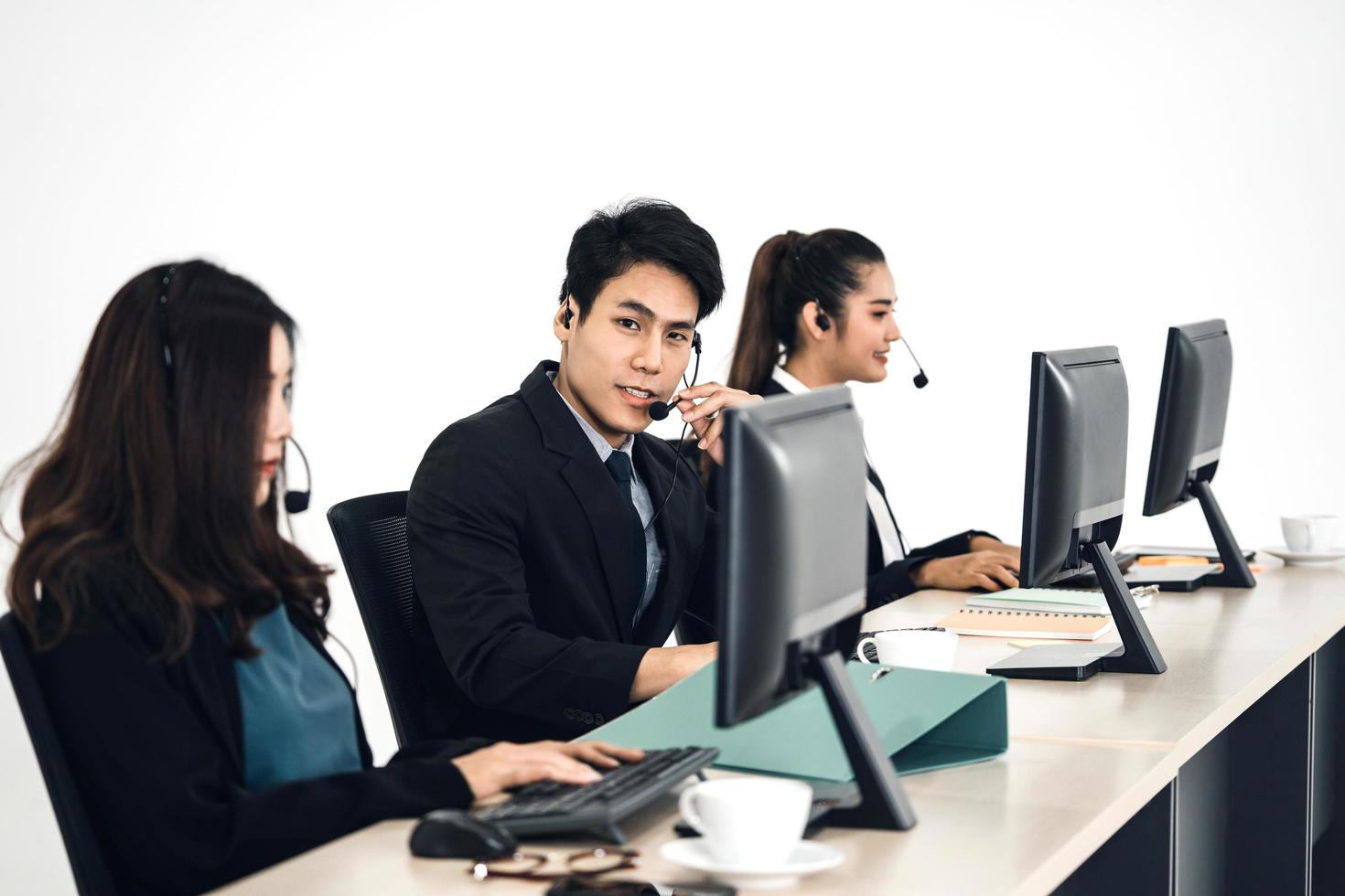 uomo d'affari call center persona buona. foto