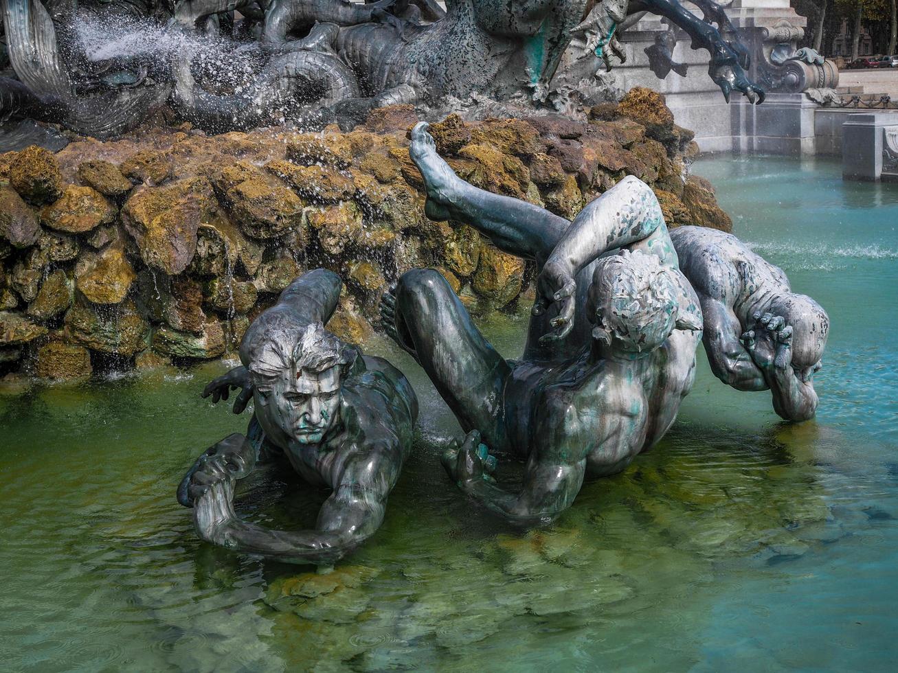 monumento ai girondins in place des quincones bordeauxbordeaux, francia, 2016. foto