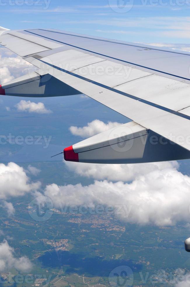 vista aerea da un aereo in volo nel cielo foto