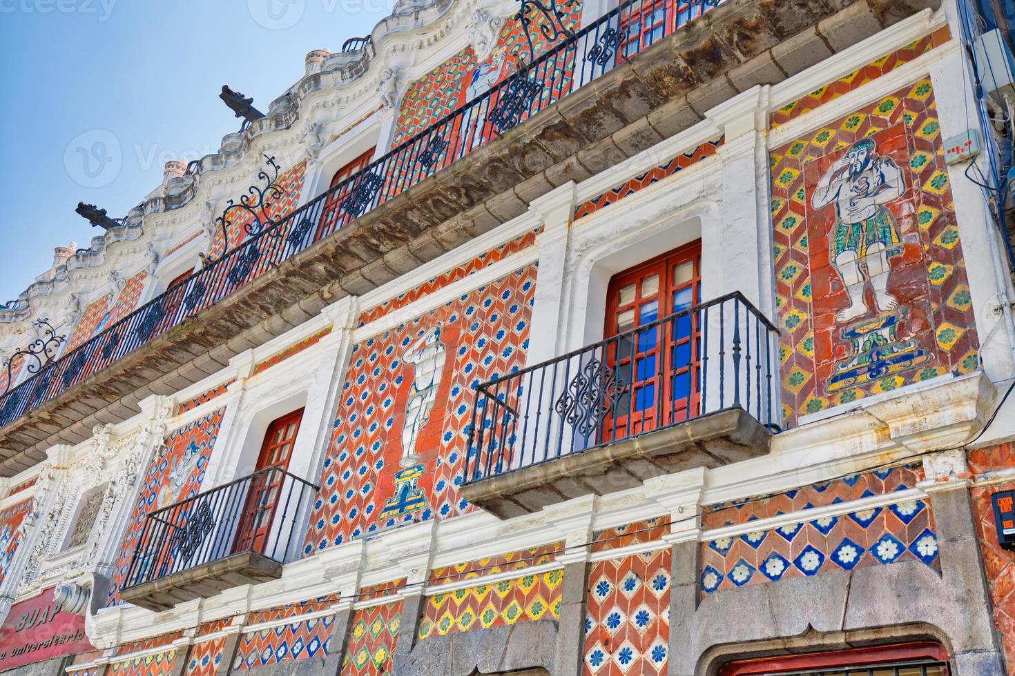 strade colorate di puebla nel centro storico di zocalo foto