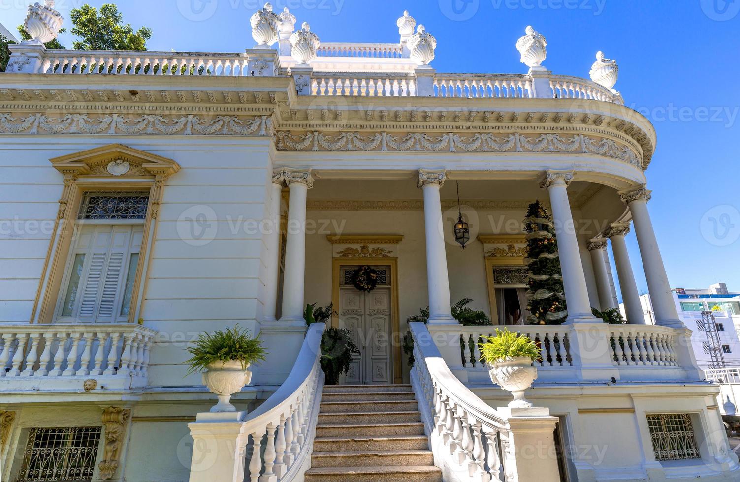 messico, avenue paseo de montejo a merida con ristoranti, monumenti e attrazioni turistiche foto