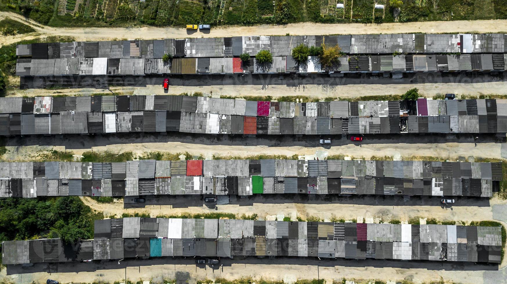 garage vista aerea dall'alto con drone foto