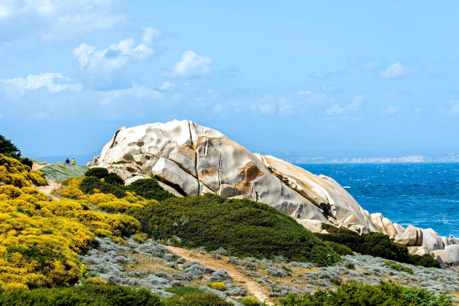 la costa a capo testa sardegna foto