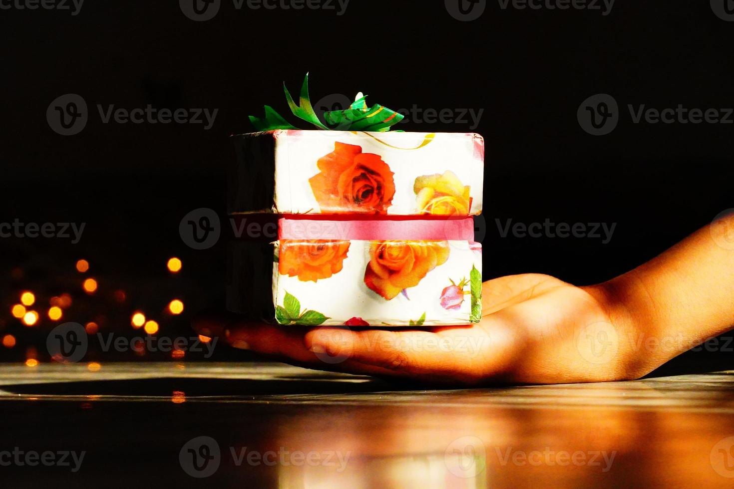 immagine confezione regalo per moglie madre amica 6914710 Stock Photo su  Vecteezy