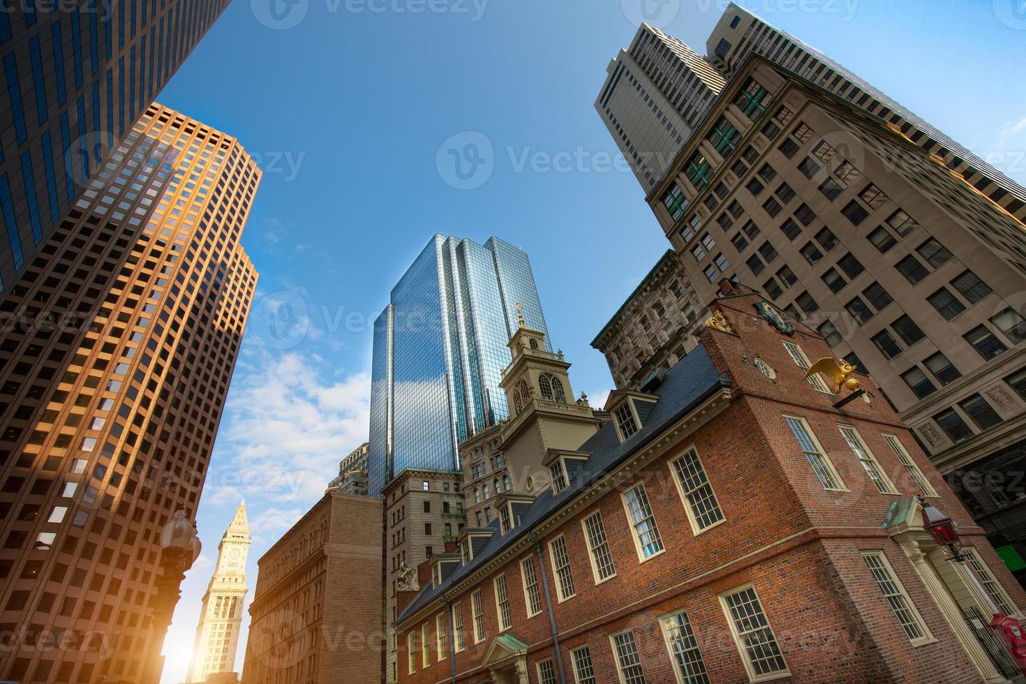 architettura e case di Boston nel centro storico vicino alla collina del faro e al sentiero della libertà foto