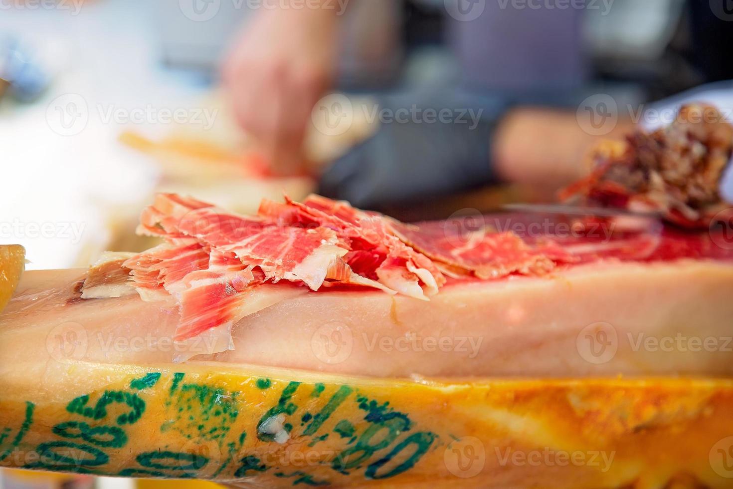 mercato di cibo di strada vicino alla cattedrale di barcellona a las ramblas in spagna foto