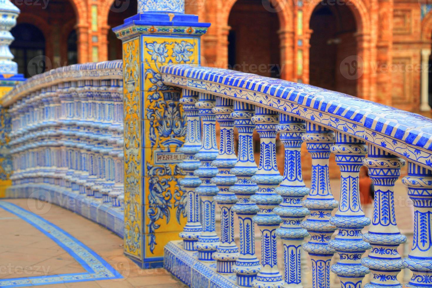 plaza de espana, siviglia, dettagli architettonici e ornamenti foto