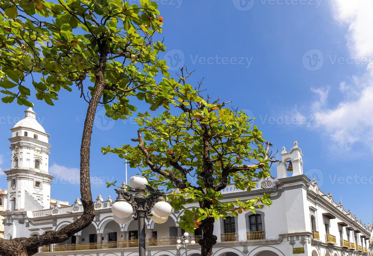 messico, palazzo municipale di veracruz e strade coloniali nel centro storico foto