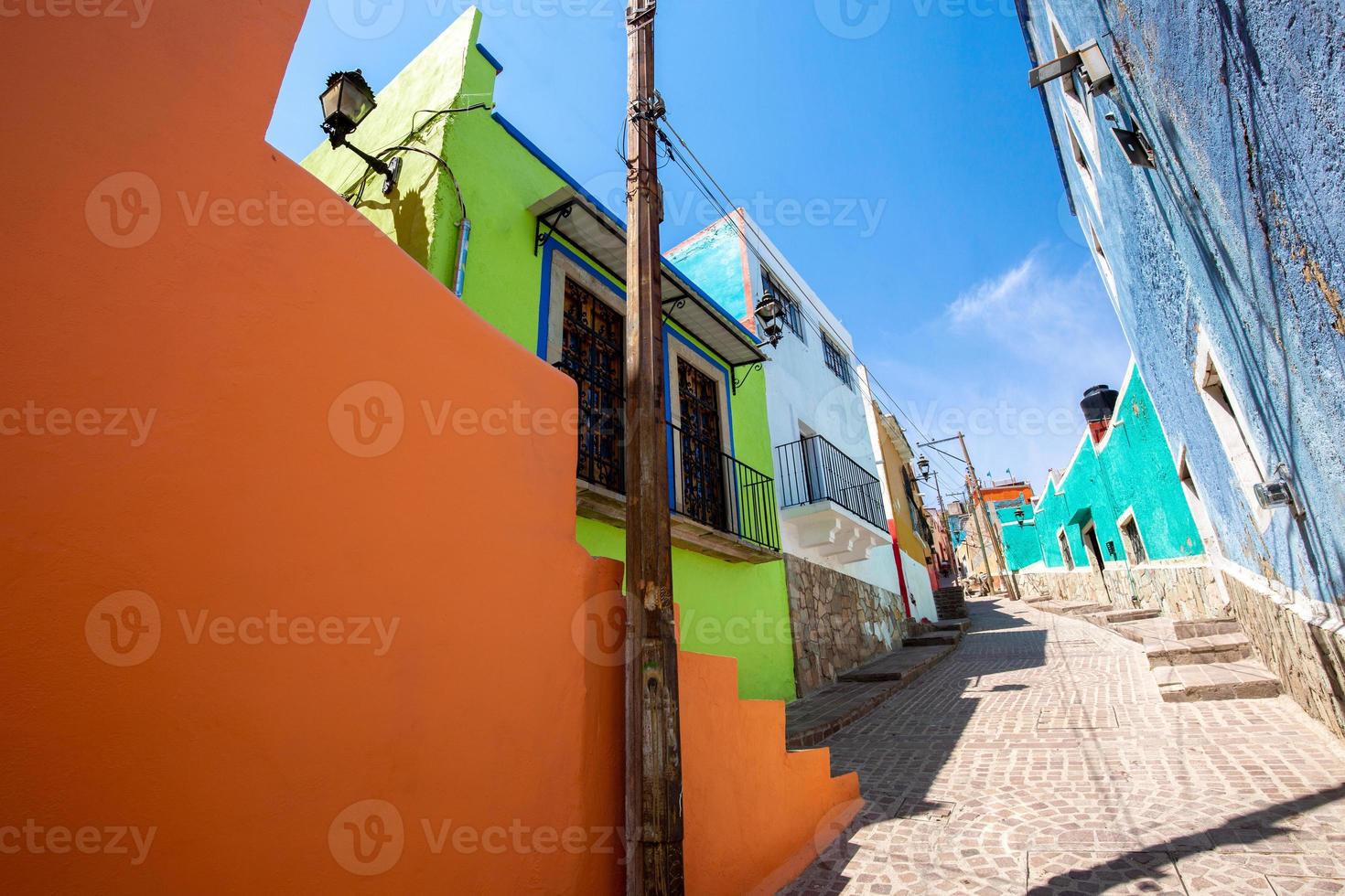 guanajuato, messico, colorate strade coloniali e architettura nel centro storico di guanajuato foto