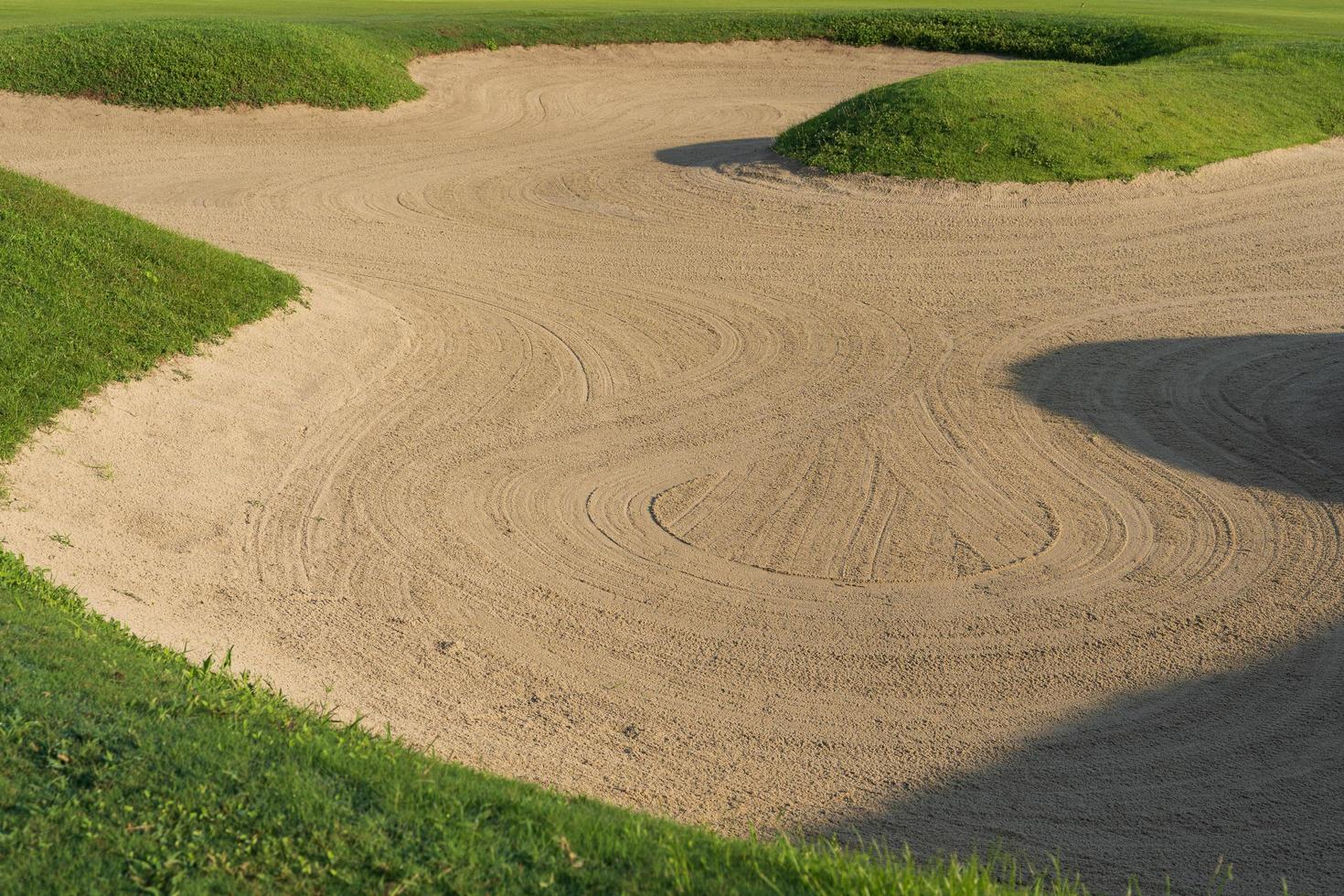 sfondo del bunker di sabbia del campo da golf per il torneo estivo foto