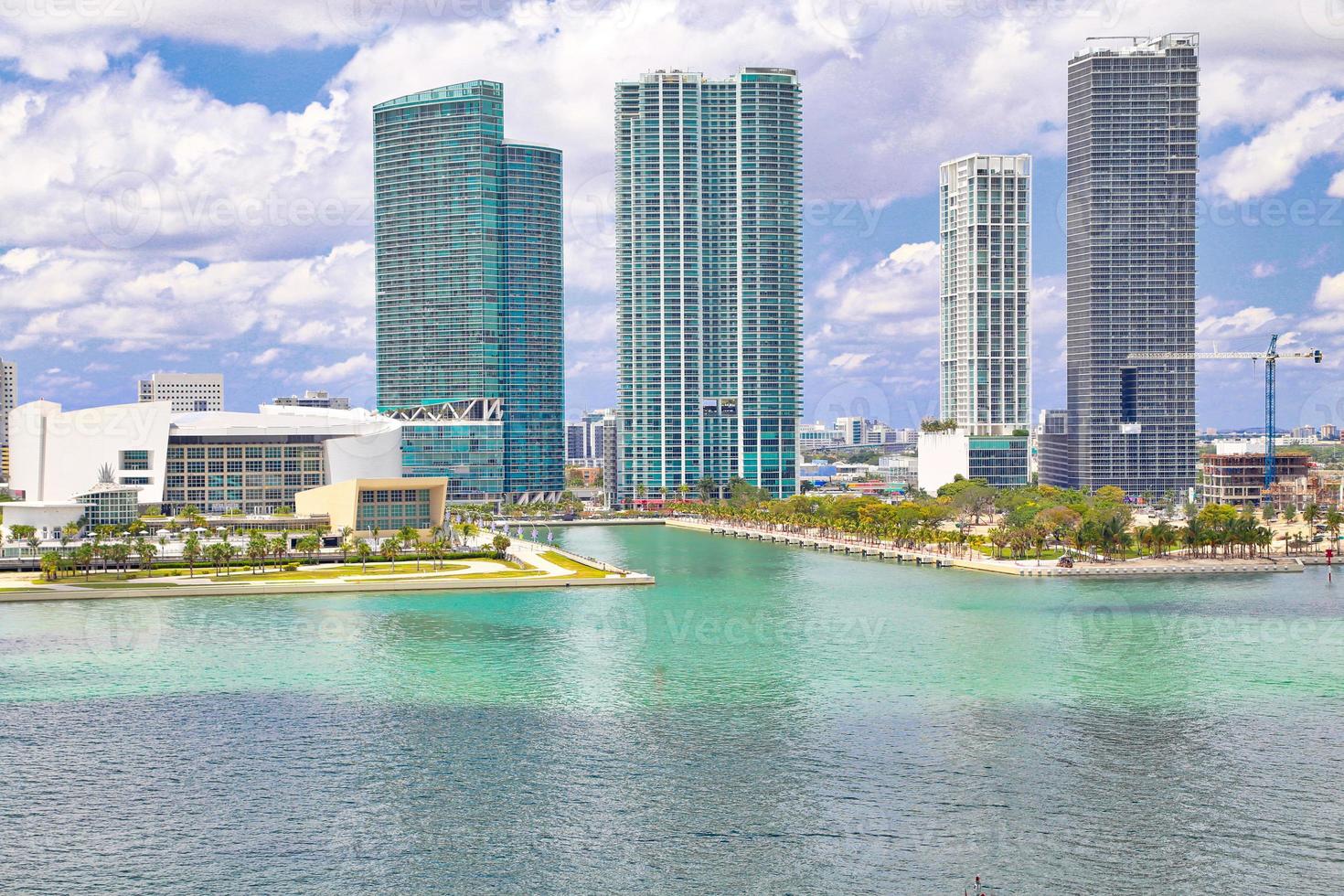 stati uniti, porto di miami in una luminosa giornata di sole foto