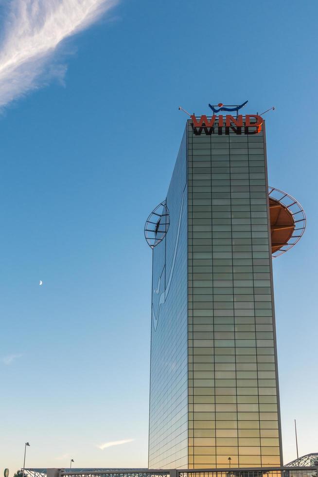 milano, lombardia, italia, 2015. vista dell'edificio del vento foto