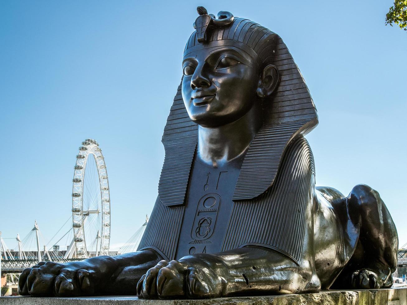 Londra, Regno Unito, 2016. la sfinge sull'argine foto