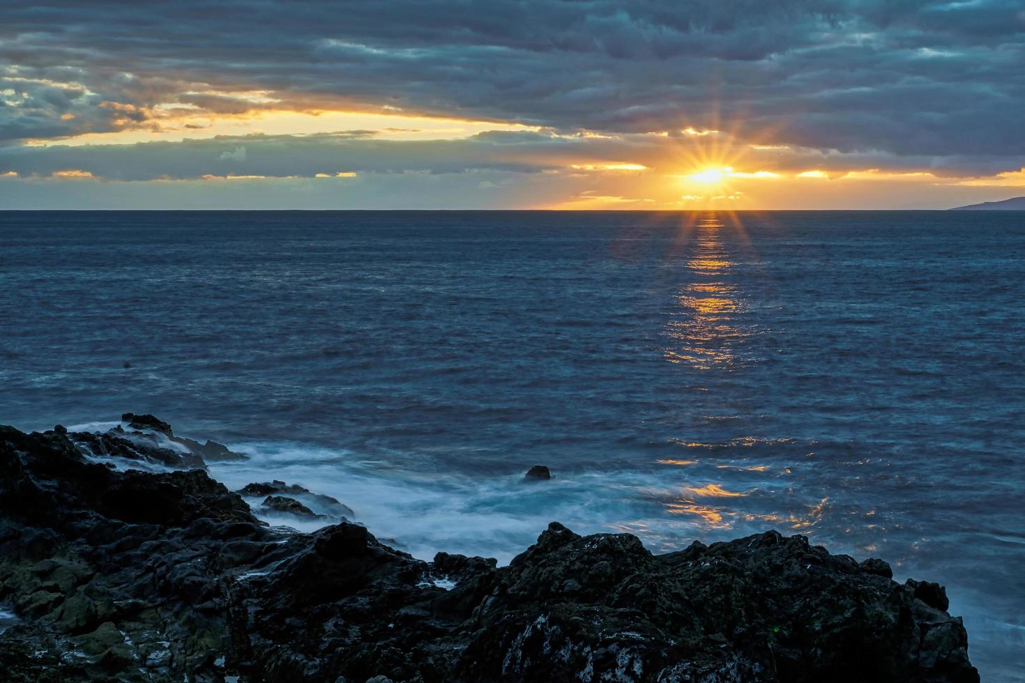 tramonto visto da callao salvaje, santa cruz de tenerife spagna foto