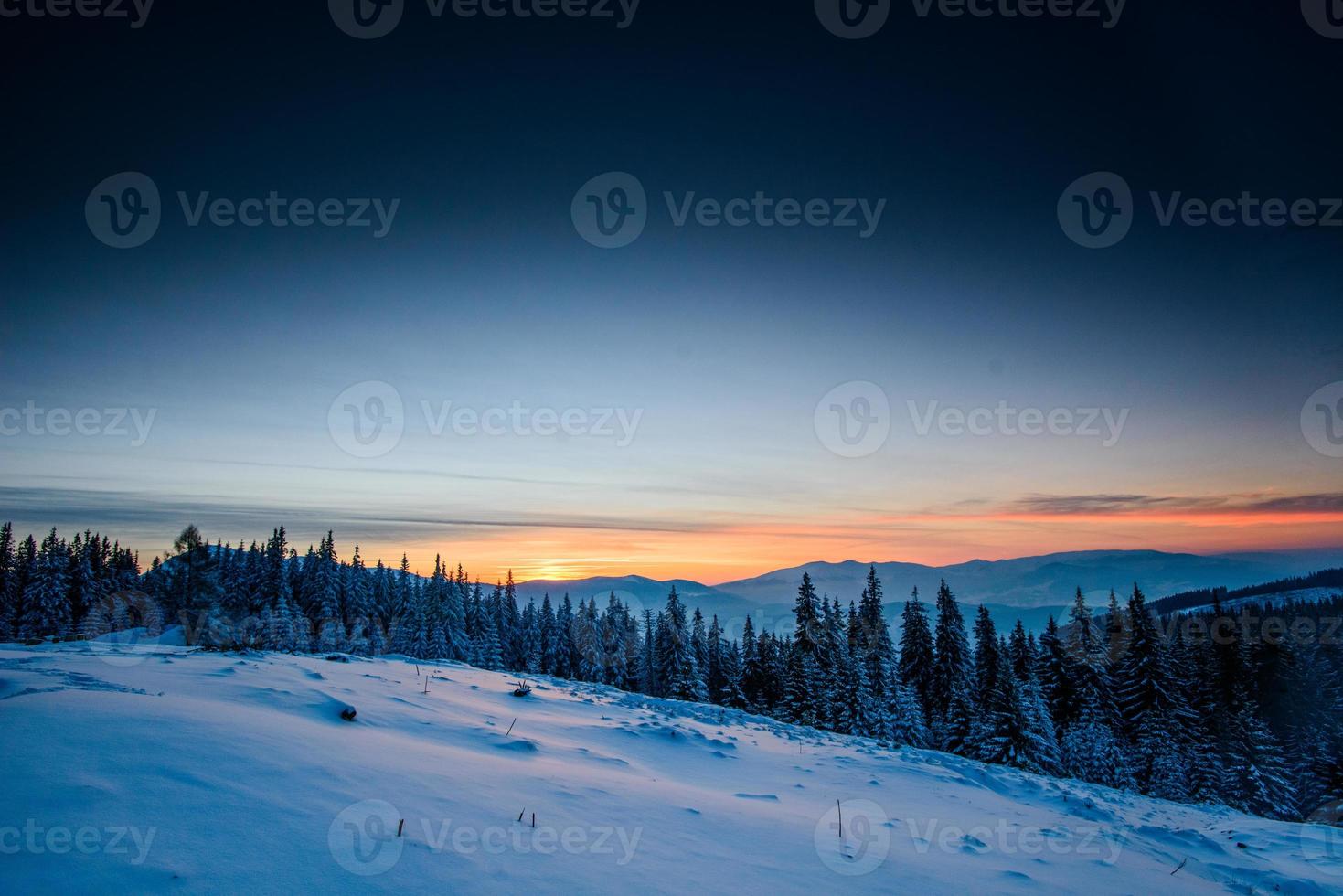 bellissimo paesaggio invernale foto