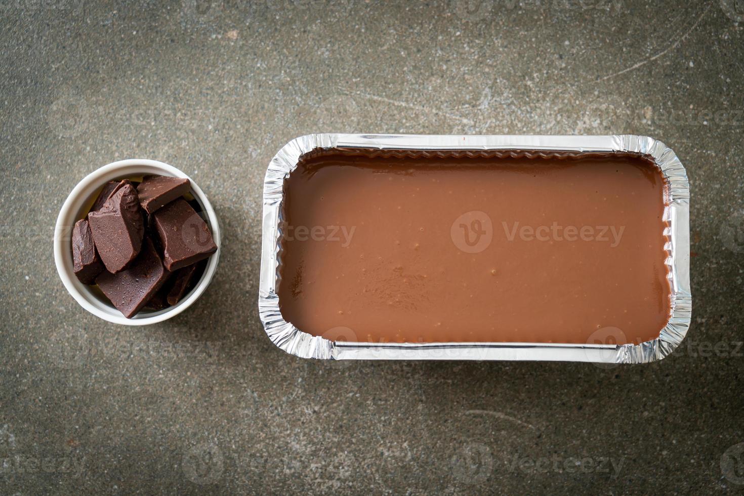 torta al cioccolato con ganache morbida foto