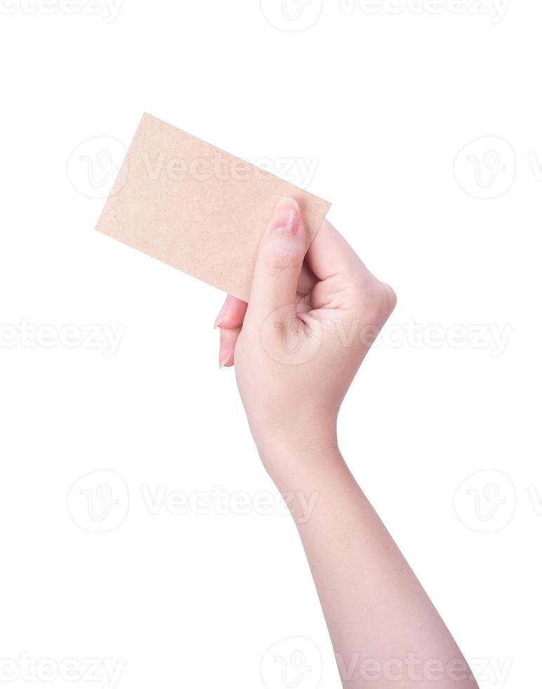 giovane asia ragazza pulita mano che tiene un modello di carta di carta marrone kraft vuoto isolato su sfondo bianco, tracciato di ritaglio, primo piano, mock up, ritagliato foto
