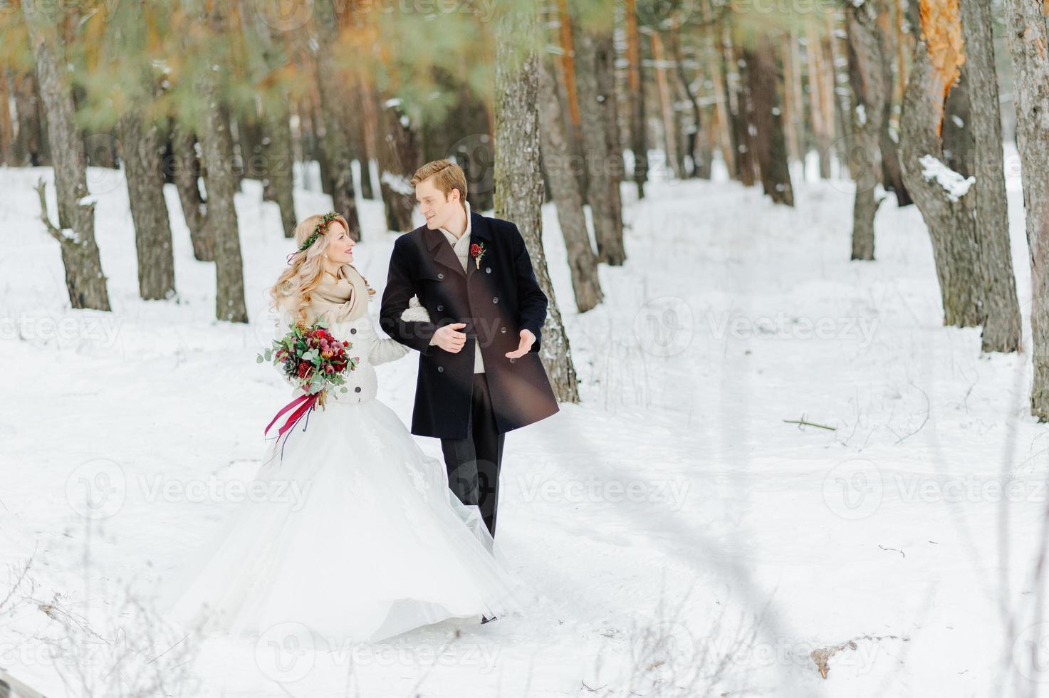 servizio fotografico di matrimonio invernale in natura foto