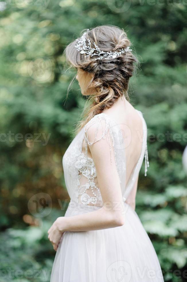 ritratto di una bella sposa. cerimonia di matrimonio in stile boho foto